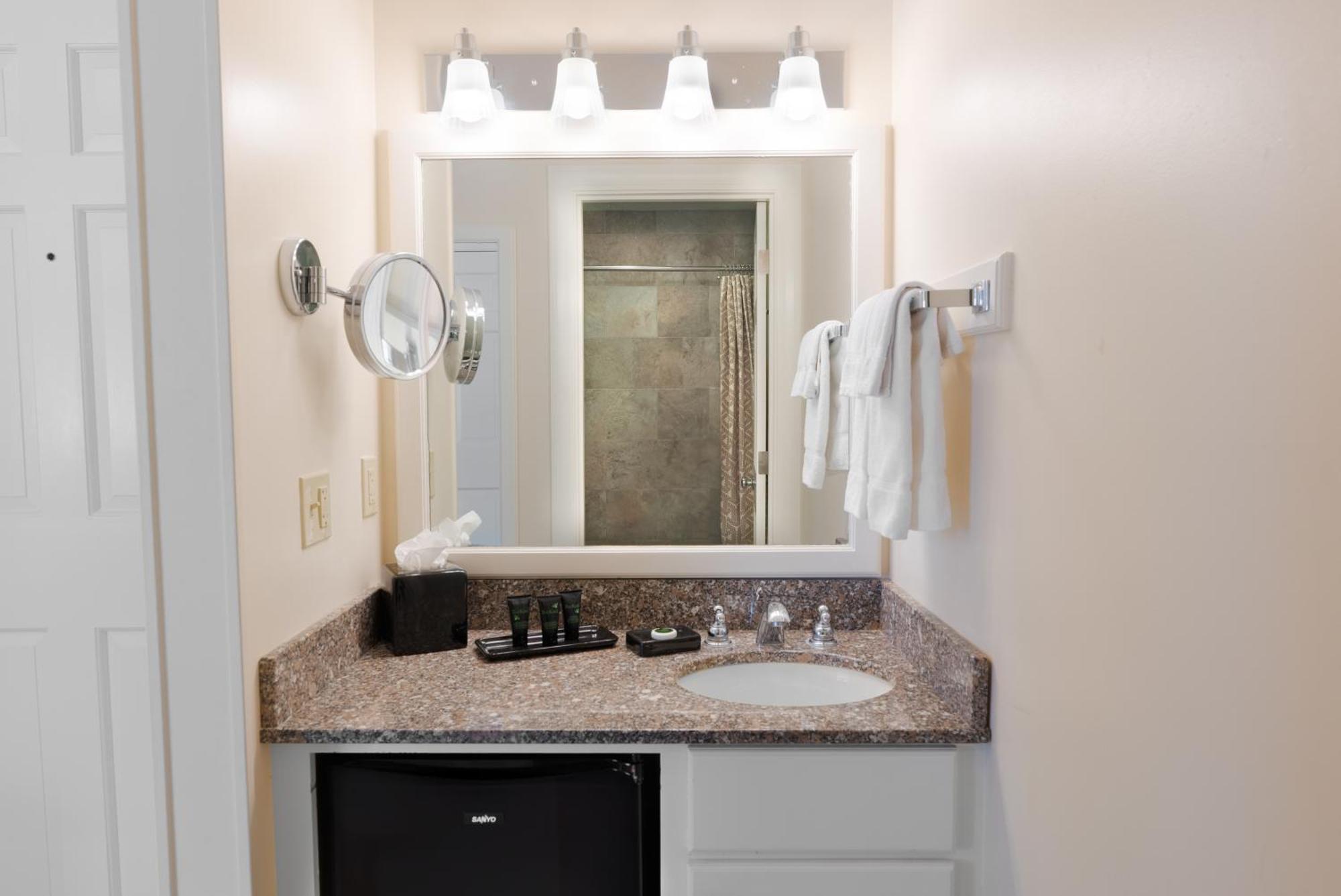 Motel The Sparhawk Oceanfront 4*